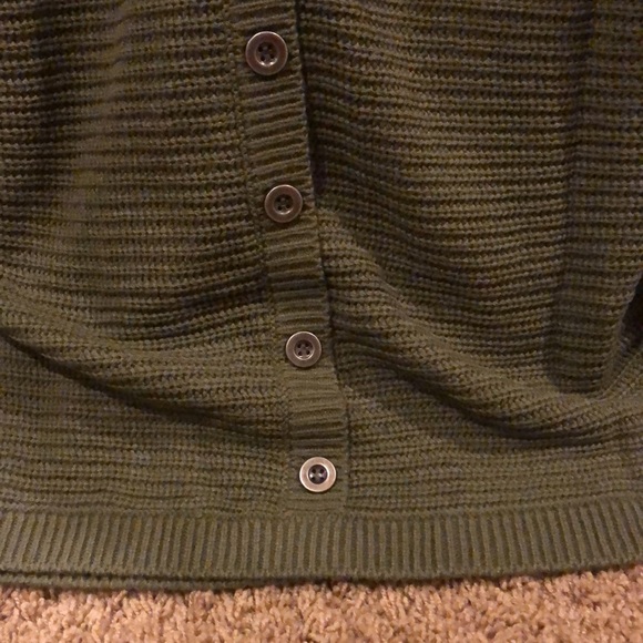 💚 Long Sleeve Sweater (SOLD) - Picture 4 of 9